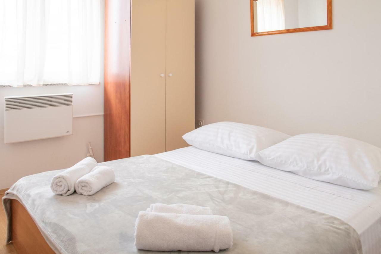 Apartments Villa Korina Brodarica  Bagian luar foto